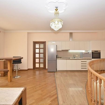 Homestay At City Center Yerevan Ngoại thất bức ảnh