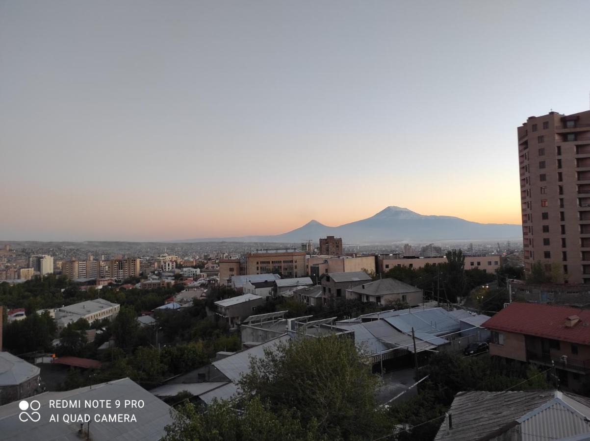 Homestay At City Center Yerevan Ngoại thất bức ảnh