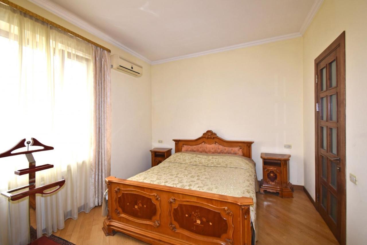 Homestay At City Center Yerevan Ngoại thất bức ảnh