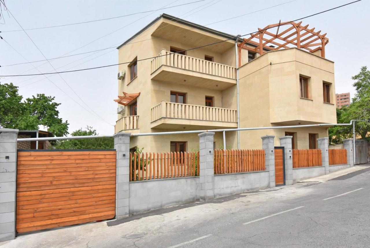 Homestay At City Center Yerevan Ngoại thất bức ảnh