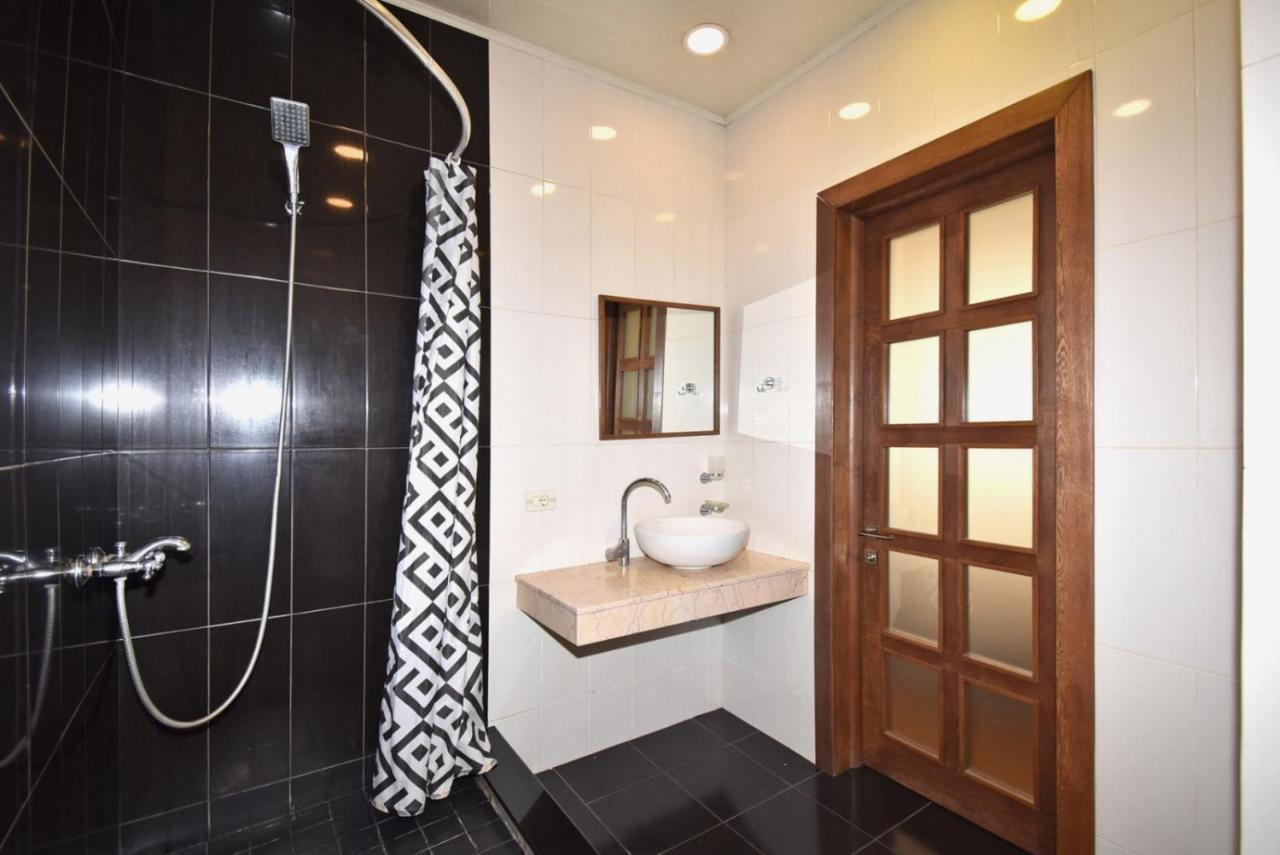 Homestay At City Center Yerevan Ngoại thất bức ảnh