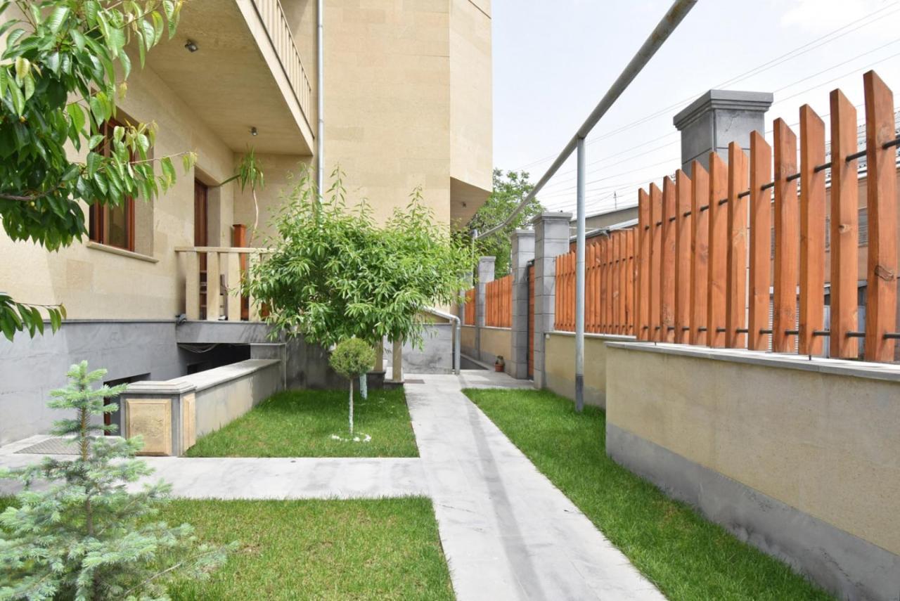 Homestay At City Center Yerevan Ngoại thất bức ảnh