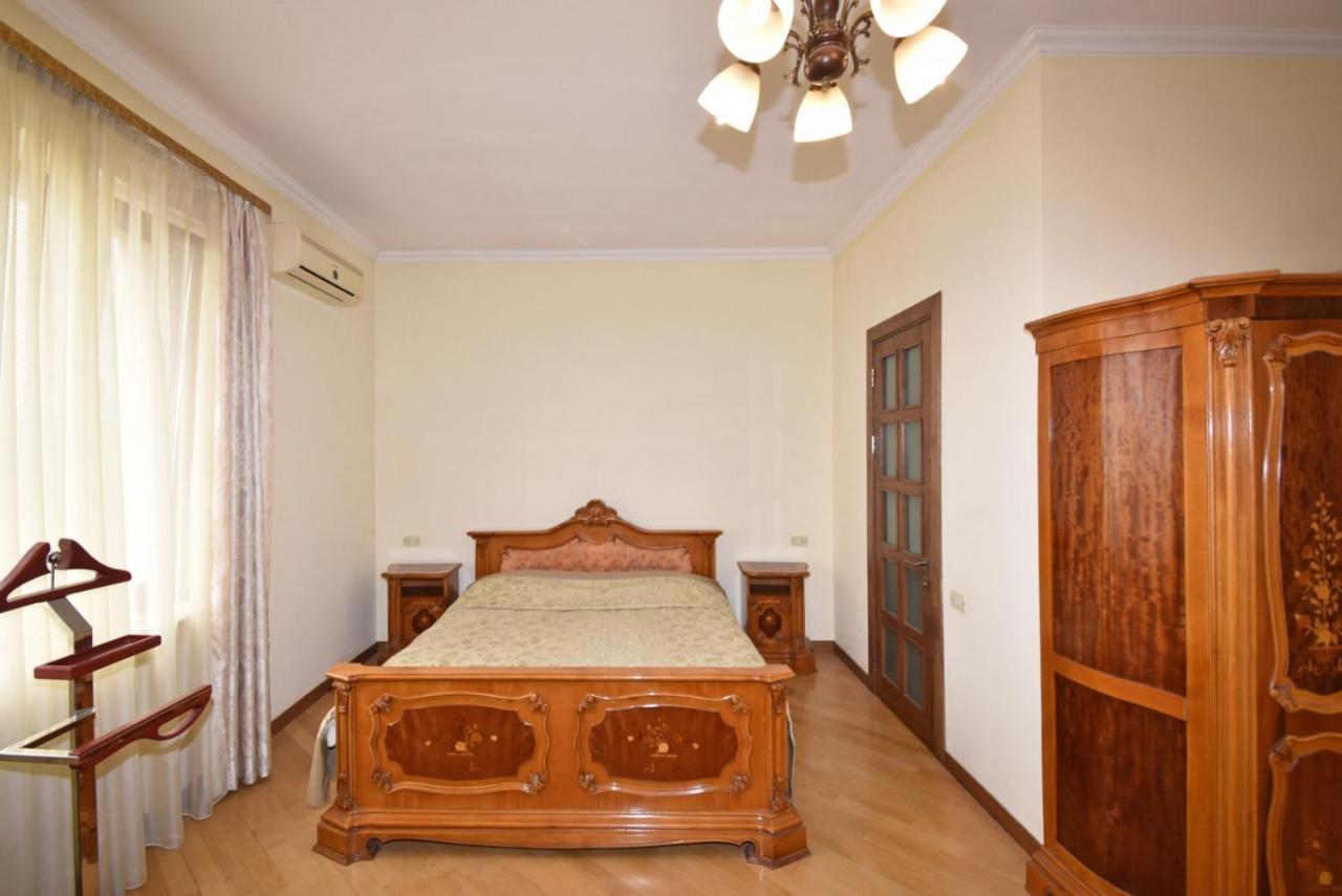 Homestay At City Center Yerevan Ngoại thất bức ảnh