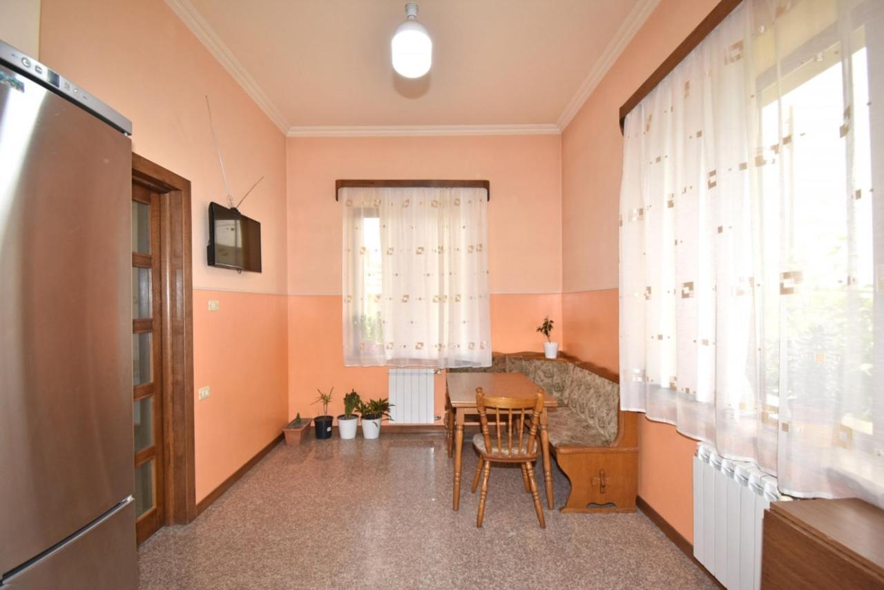 Homestay At City Center Yerevan Ngoại thất bức ảnh