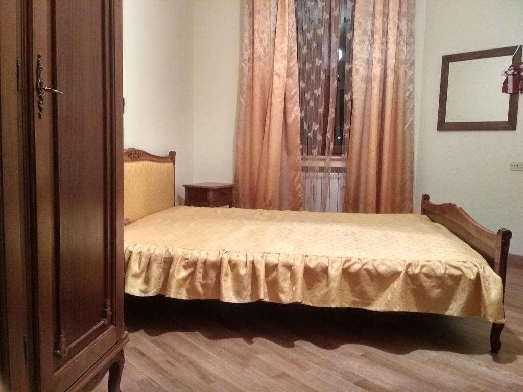 Homestay At City Center Yerevan Ngoại thất bức ảnh